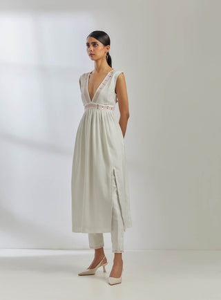 White Silk Sirgus Kurta With White Pant (Set Of 2) Side View