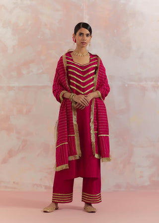 Red Rooh Kurta Zoom Out View