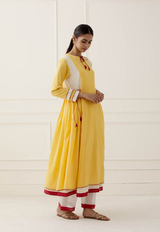 Yellow Saba Kurta Set (Set of 2) Right View
