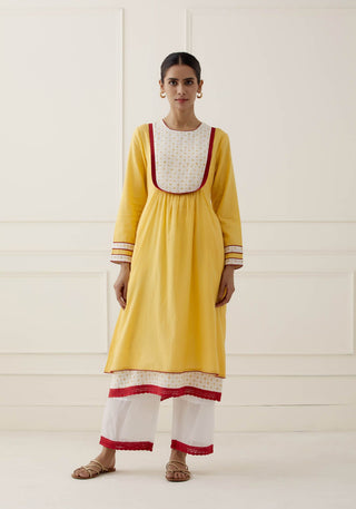 Yellow Zaid Kurta Set (Set of 2) Full Front View