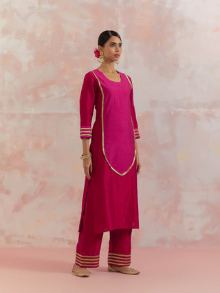 Red/Pink Rooh-E-Dari Kurta Right View