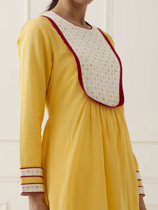 Yellow Zaid Kurta Set (Set of 2) Close View