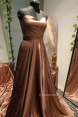 Sweetheart Neck Long Trail Gown